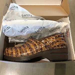 Sanita clogs:  Brown and Tan Pebble